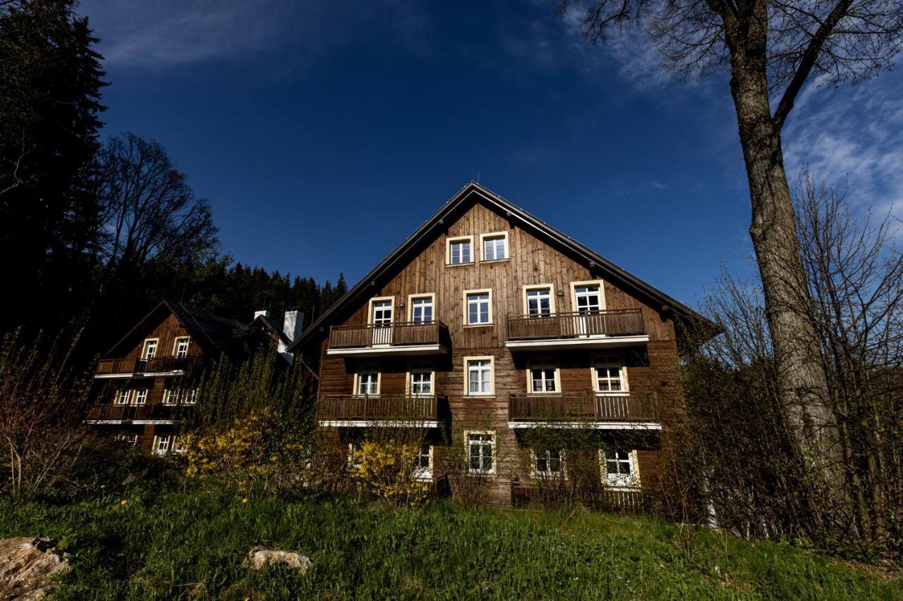 21 Hubertus Karlova Studanka